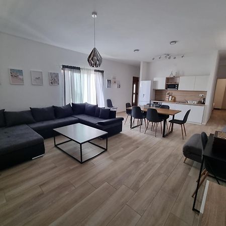 Apartments Leticia Vrsi Rum bild