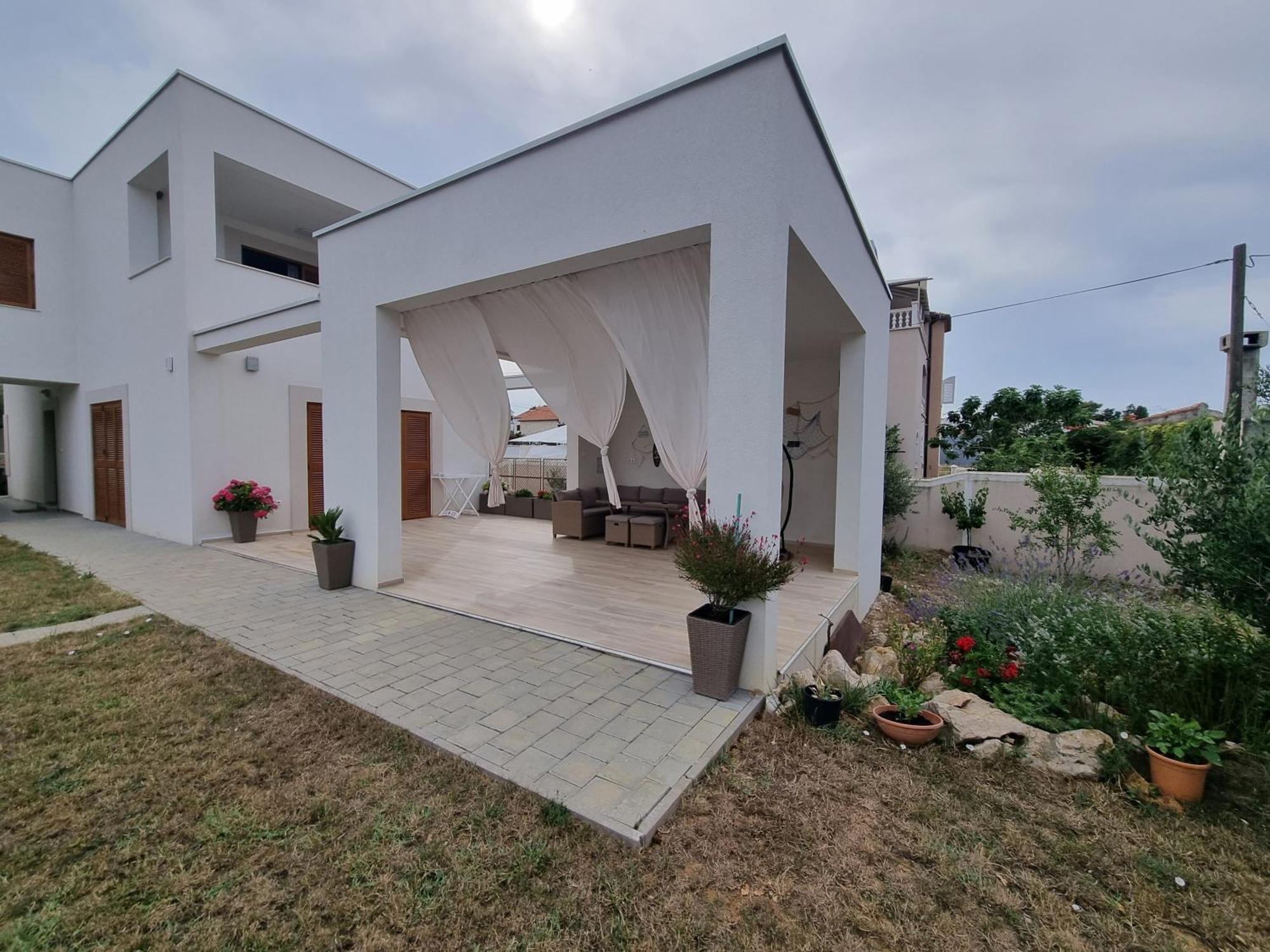 Apartments Leticia Vrsi Rum bild
